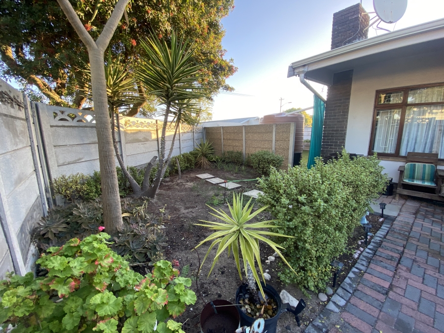 To Let 2 Bedroom Property for Rent in Monte Vista Western Cape